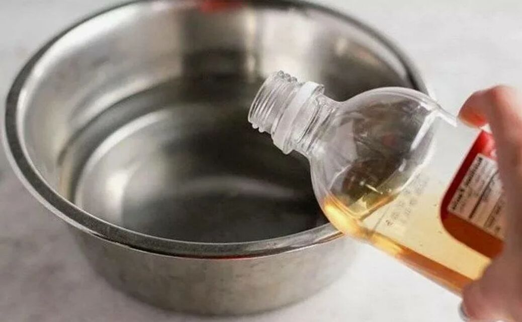 Vinegar solution against fungi